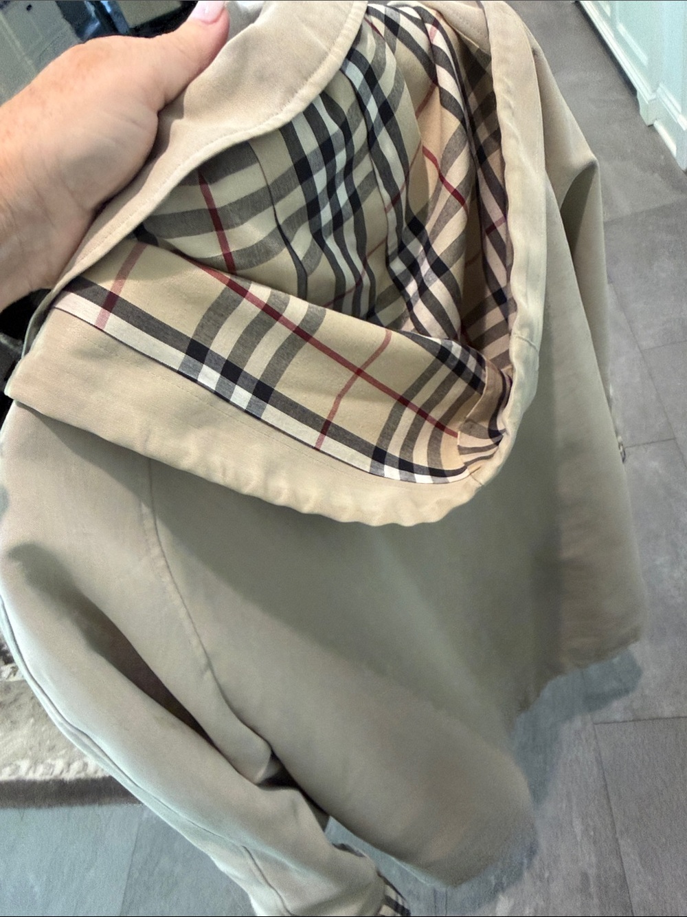 Burberry Beige Trench Coat with Signature Check Sleeve and Lining - Picture 6 of 6